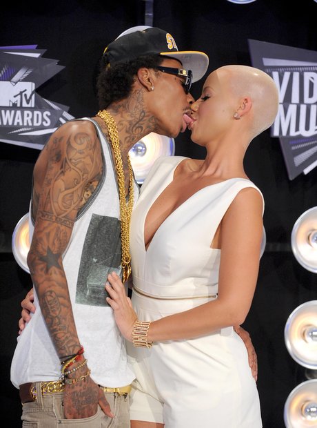 wiz khalifa amber rose dating)