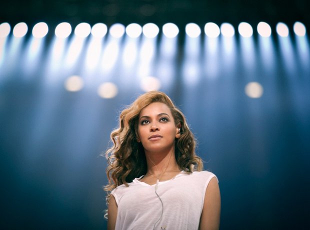 beyonce gets ready for the super bowl