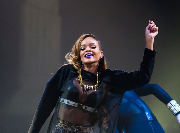 Rihanna Diamonds tour 2013