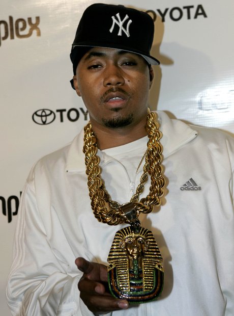 Nas wearing gold chain
