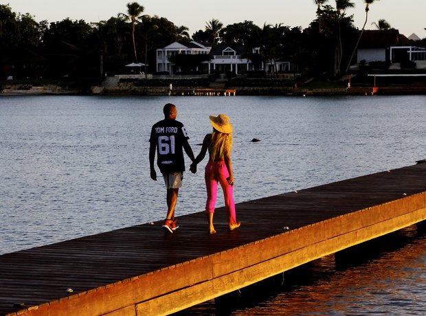 Beyonce and Jay Z holding hands tumblr