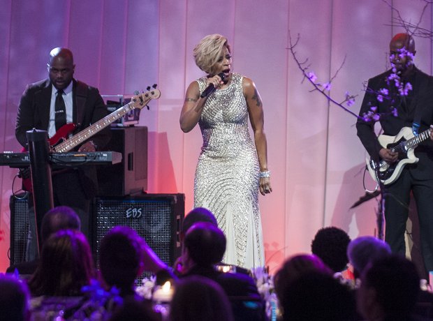 Mary J Blige performs for Barak Obama 