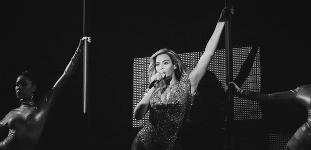 Beyonce performs Mrs Carter Tour