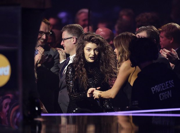 Lorde at the Brit Awards 2014 