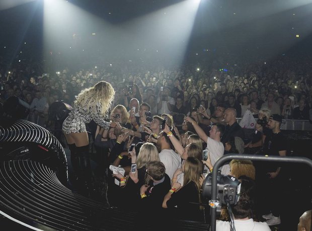 Beyonce Meets Fans At Her Gig