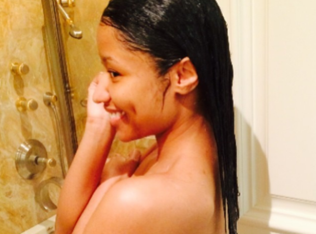 Nicki Minaj shower instagram 
