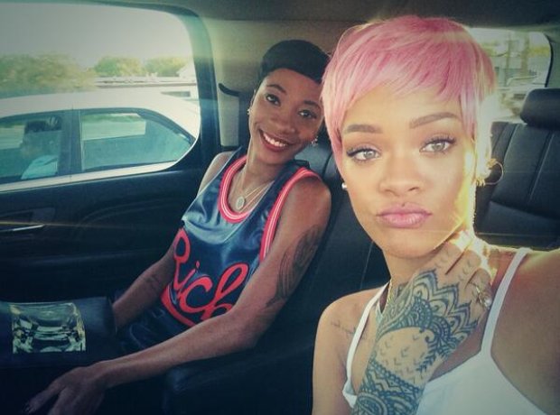 Rihanna Pink Wig Twitter