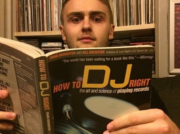 Disclosure reading DJ book