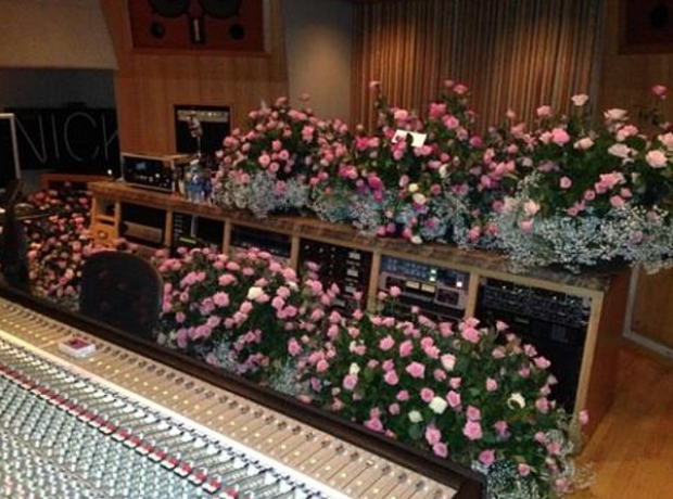 Nicki Minaj Trey Songz Flowers