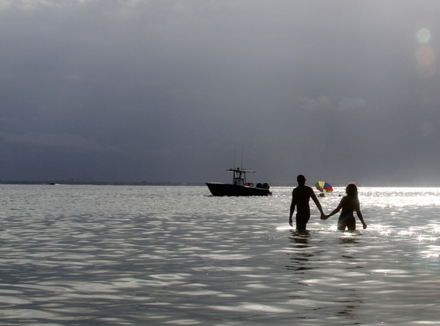 Beyonce and Jay Z in sea