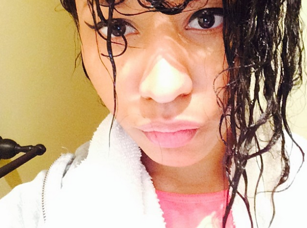 Nicki Minaj shower selfie