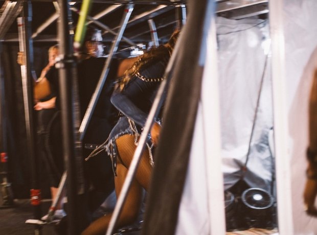 Beyonce cheeky shot at On The Run tour
