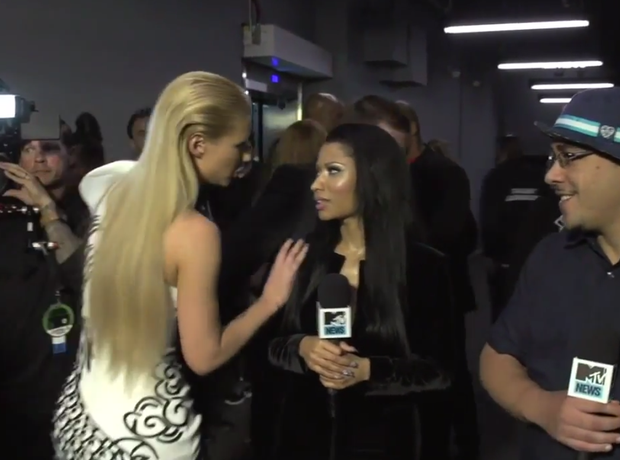 Iggy Azalea and Nicki Minaj backstage VMAs 