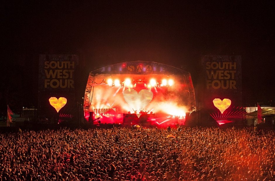 The SW4 crowd enjoy the big room festival vibes on the Capital XTRA main  stage.... - Capital XTRA