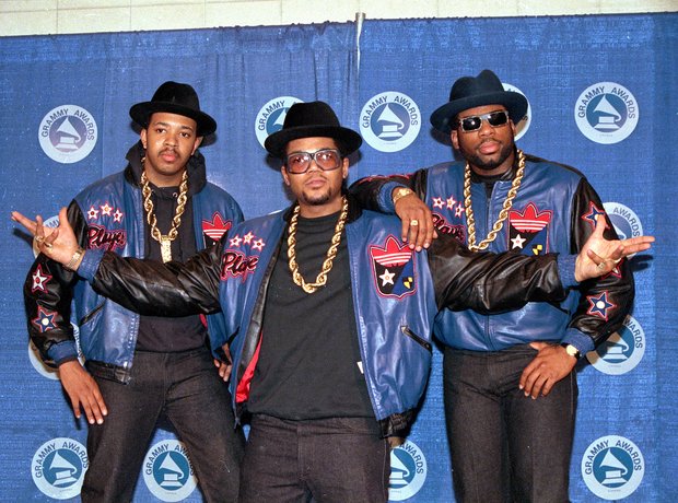 The baseball jersey. - 19 1990s Hip-Hop Fashion Staples That Are