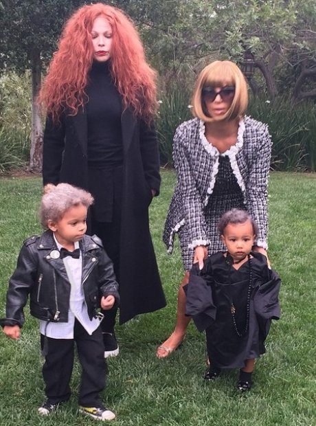 Kim Kardashian dressed as Anna Wintour at Halloween