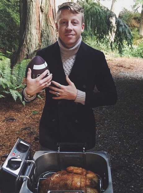 Macklemore in Thanksgiving jumper and turkey