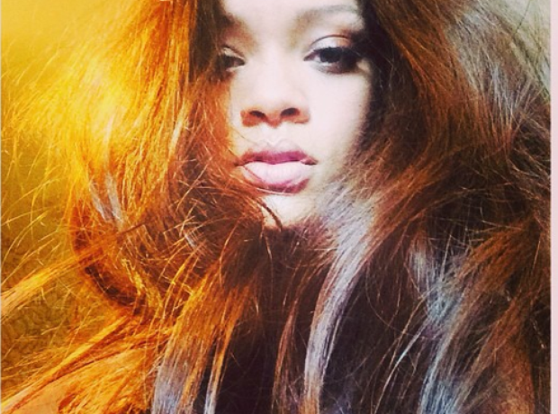 Rihanna takes a selfie on instagram