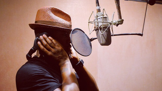 Ne Yo in the studio 