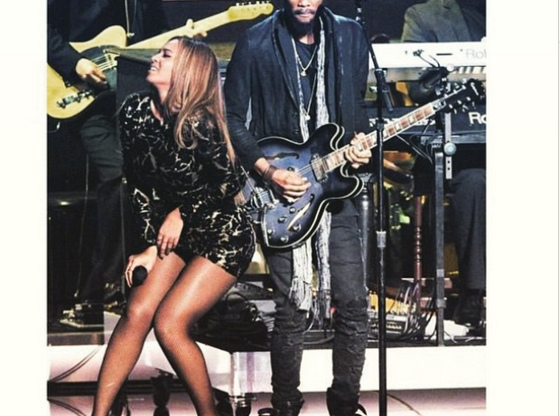 Beyonce performing at Stevie Wonder tribute show