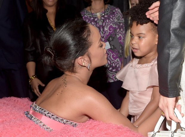 Rihanna and Blue Ivy Grammy Awards 2015