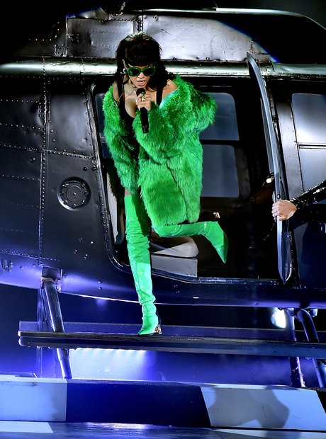  Rihanna Performance iHeartRadio Awards 2015 