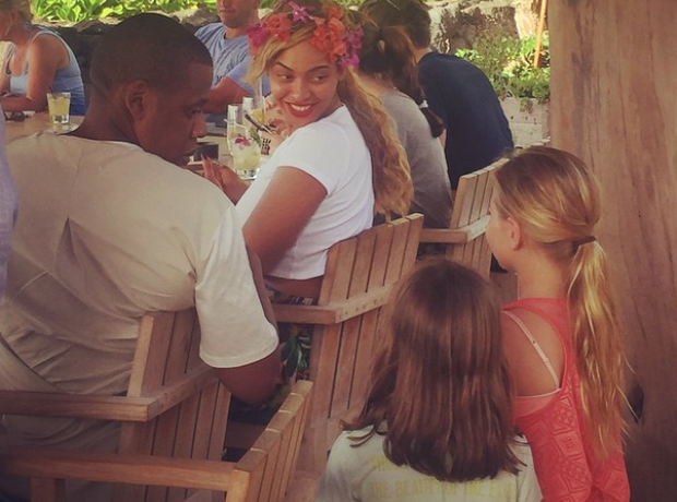 Beyonce and Jay Z in Hawaii 