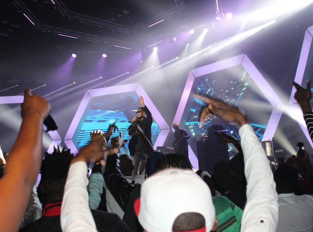 AKA on stage MTV MAMAs 2015