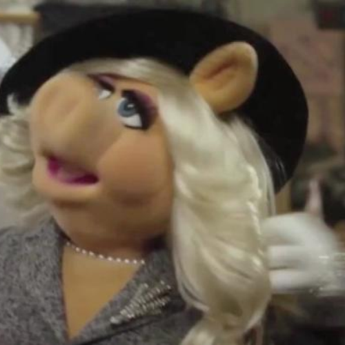 Miss piggy rihanna