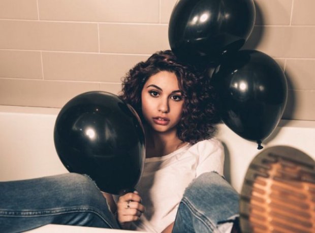 her-real-name-is-alessia-caracciolo-alessia-cara-facts-17-things