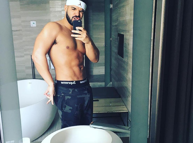Drake topless 
