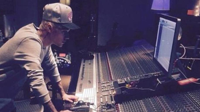 Justin Bieber in the studio 
