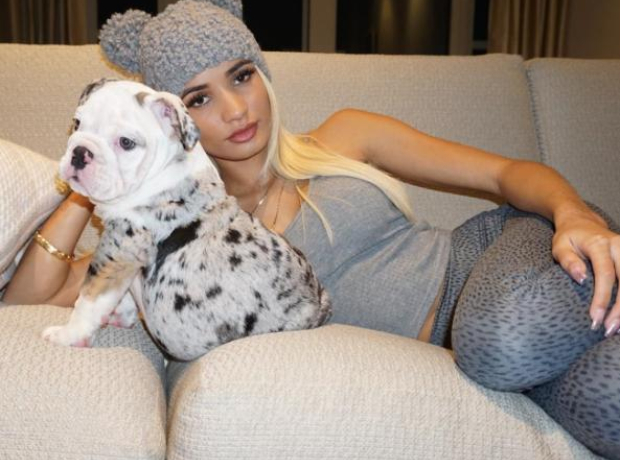 Pia Mia Dog