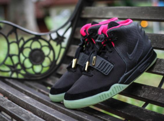 Air Yeezy Black Red shoes