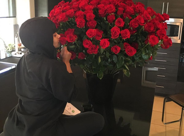 Blac Chyna's Valentine's Day 2016 present - roses