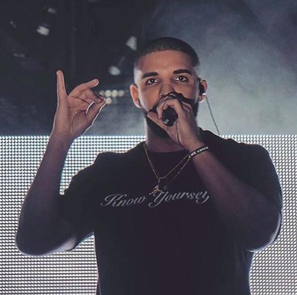 Drake Performing wearing black t shirt