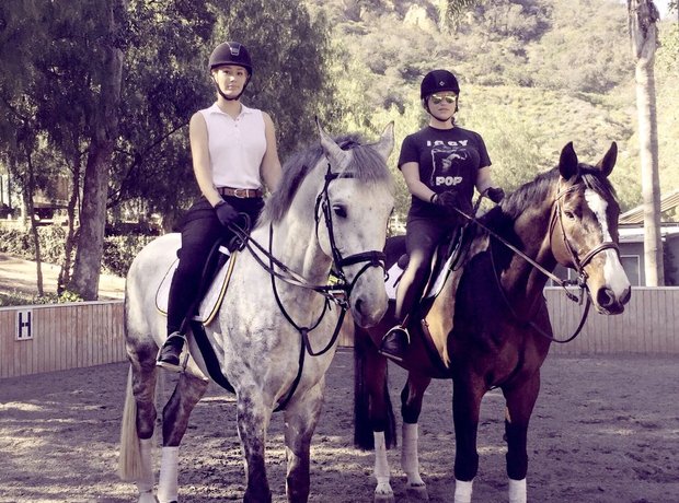 Iggy Azalea and Kesha go for a horseride
