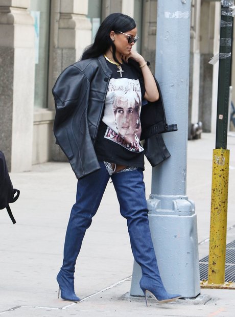 Rihanna wearing Princess Diana's t-shirt