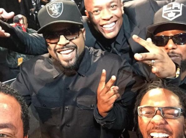 Kendrick Lamar selfie with NWA 