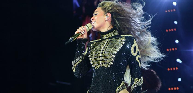 Beyonce on stage with no ring Formation Tour