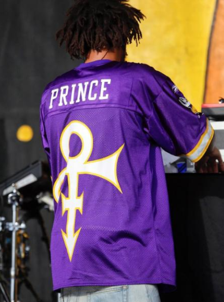 J.Cole Pays Tribute To Prince With Custom Minnesota Vikings Jersey At New  Orleans Jazz Fest!