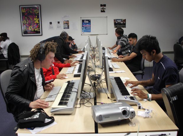 Young Music Producers in Birmingham learnt about the latest techniques