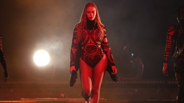 Beyonce performs BET Awards 2016