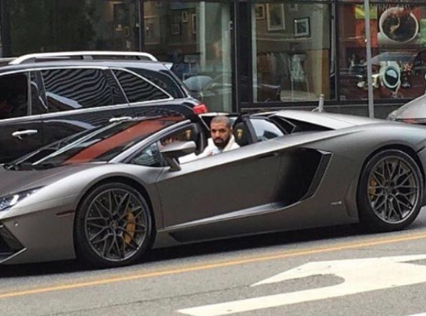 Drake in Lamborghini 