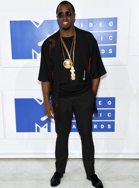 Sean Diddy Combs MTV VMAs Red carpet 2016