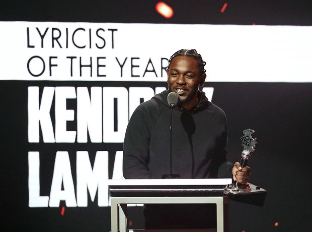 Kendrick Lamar at the 2016 BET Awards