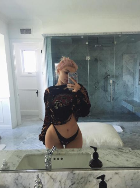 Kylie Jenner Mirror 