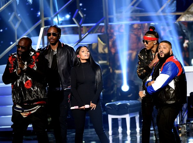 DJ Khaled Nicki Minaj and co perform 'Do You Mind?