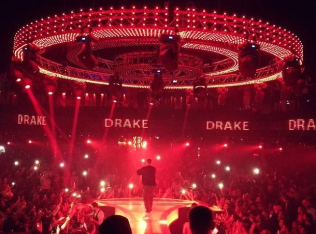 Drake Performing in Dubai