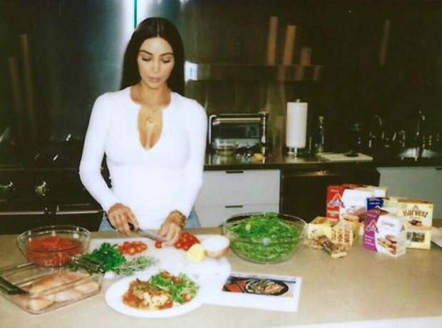 kim-kardashian-coooking-atkins-diet